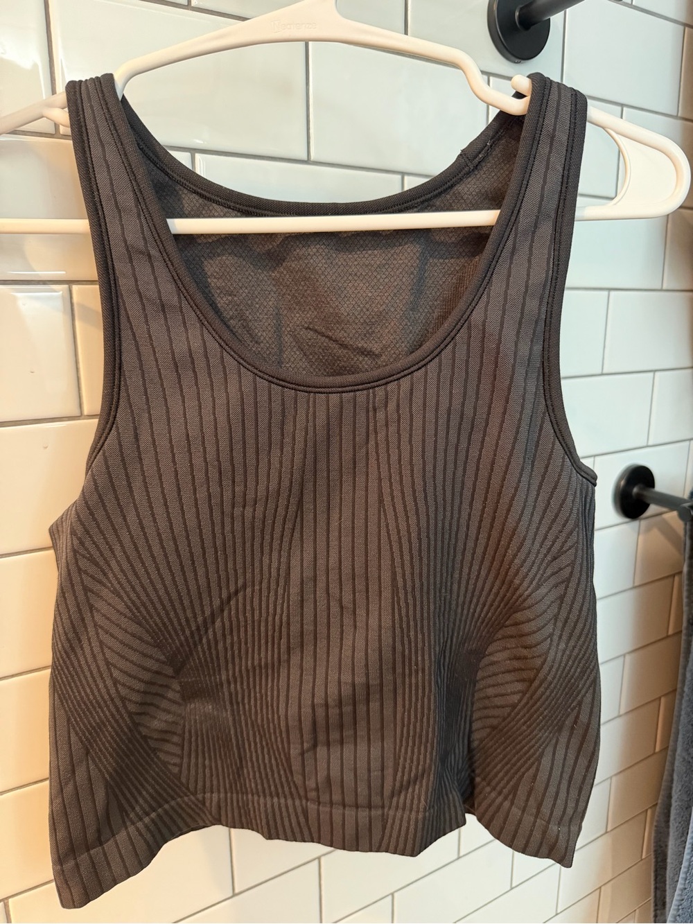 Lululemon Women’s Ribbed workout top - Charcoal Gray